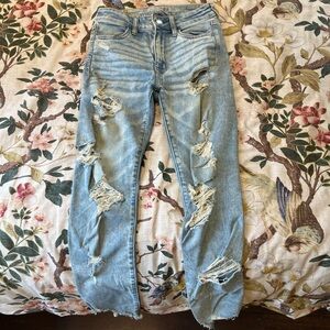 American Eagle Distressed Light Blue Women's Jeans